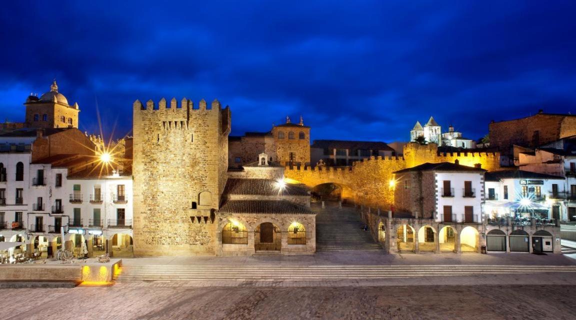 Apto La Almena 2 Junto A Plaza Mayor,2 Habitaciones,Parking Gratuito Caces Eksteriør billede